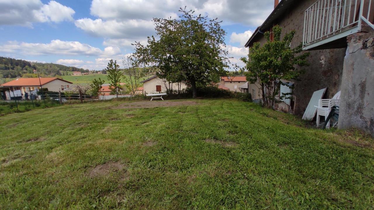 Studio Chaleureux Dans Les Monts Du Forez Verrieres-en-Forez Buitenkant foto